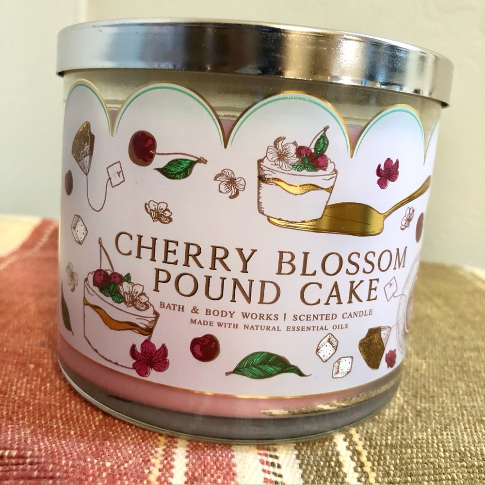Bath & Body Works Cherry Blossom Pound Cake Vanilla Frosting Scent Candle 3-Wick